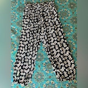 Angie Daisy Harem Pants 🌼